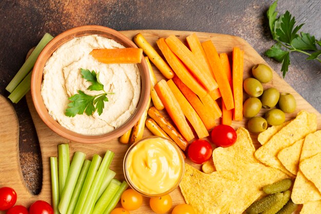 Assortiment de vue de dessus avec des légumes