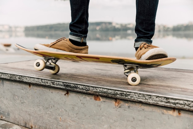 Astuce de skateboard au skate park