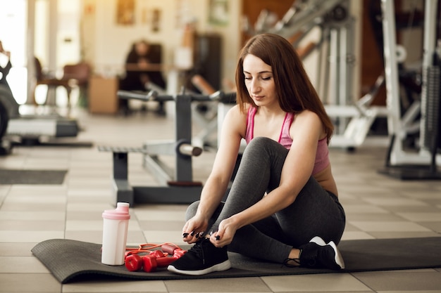 Athlète adulte aérobic sportif actif