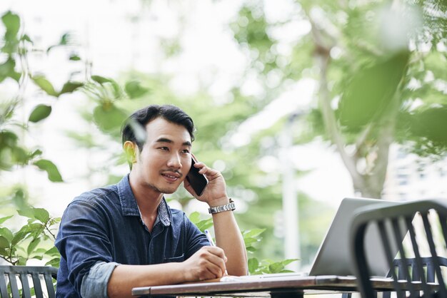 Avoir un appel téléphonique