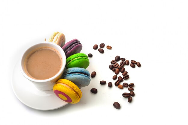 Avoir un café avec des macarons