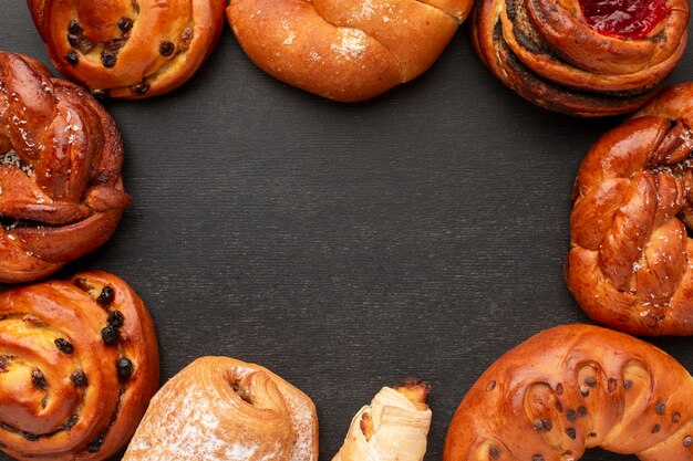 Des bagels délicieux faits maison avec un espace de copie