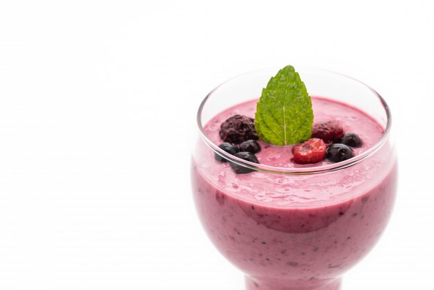 baies mélangées aux smoothies de yogourt