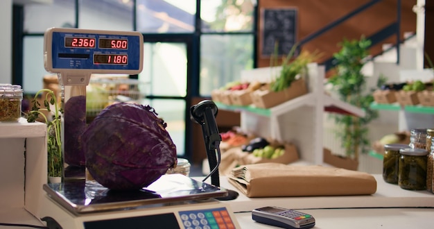 Photo gratuite balance électronique dans un magasin écologique