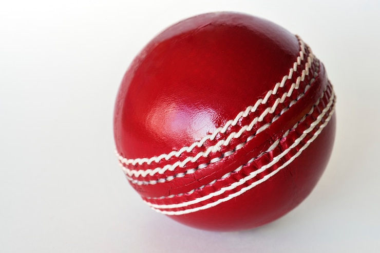 Photo gratuit balle de cricket isolé