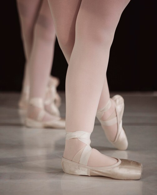 Ballerines professionnelles portant des pointes