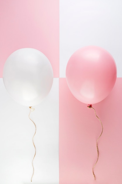 Photo gratuite ballons colorés pour le concept d'anniversaire