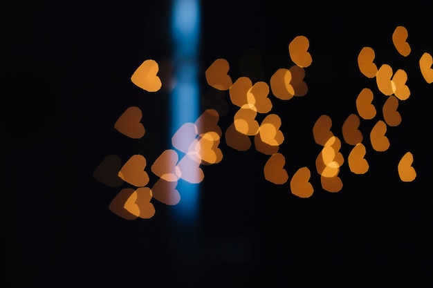 Photo gratuite bande bleue sur les lumières en forme de coeur