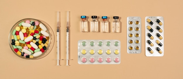 Photo gratuite bannière scientifique minimaliste avec des pilules