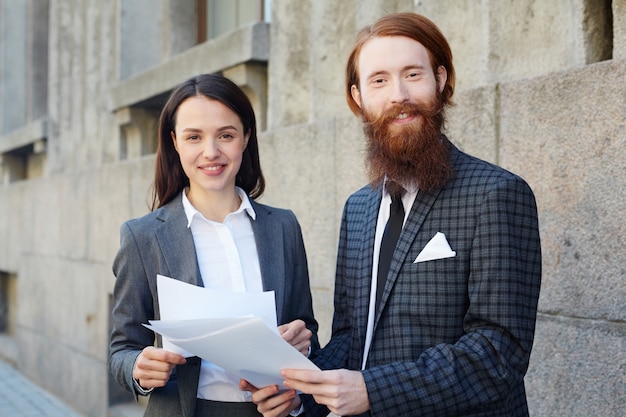 Banquiers avec des documents