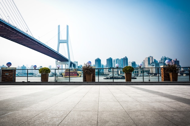 Photo gratuite baptisé bayi bridge dans la nuit de la chine shanghai.