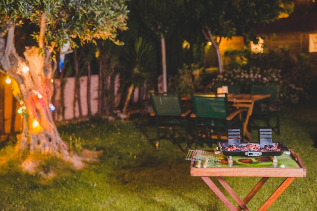 Barbecue d&#39;été la nuit