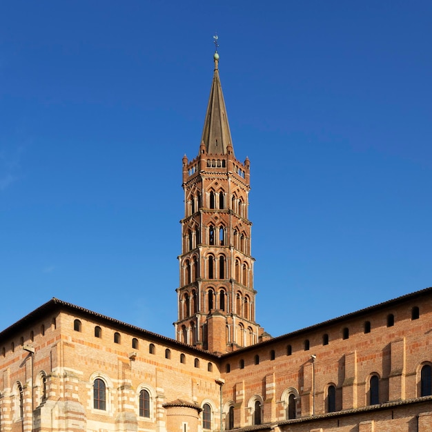 La basilique Saint-Sernin construite en style roman entre 1080 et 1120 à Toulouse HauteGaronne Midi Pyrénées sud de la France