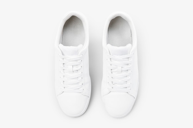 Photo gratuite baskets en toile blanche mode chaussures unisexes