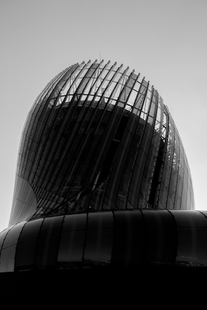 Photo gratuite bâtiment moderne aux murs de verre