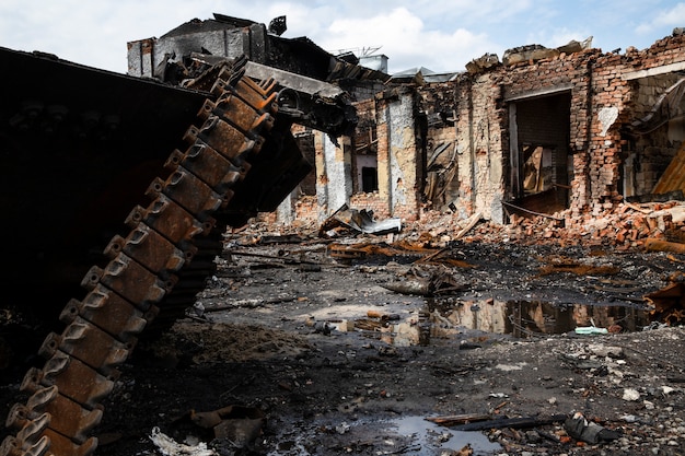 Un bâtiment ruine la guerre russe en Ukraine