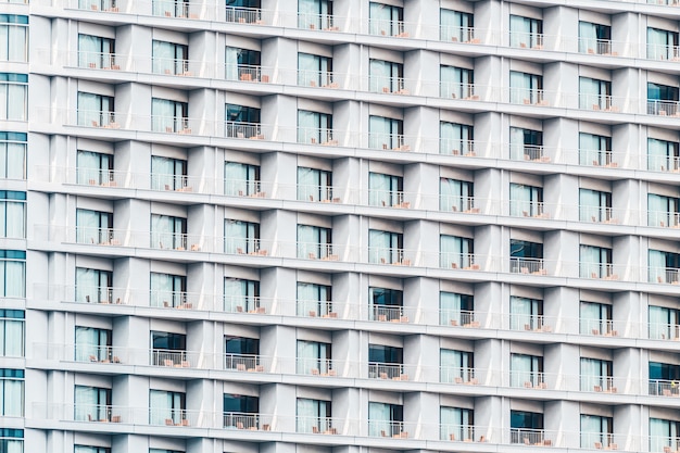 Beau bâtiment extérieur avec des textures de modèle de fenêtre en verre