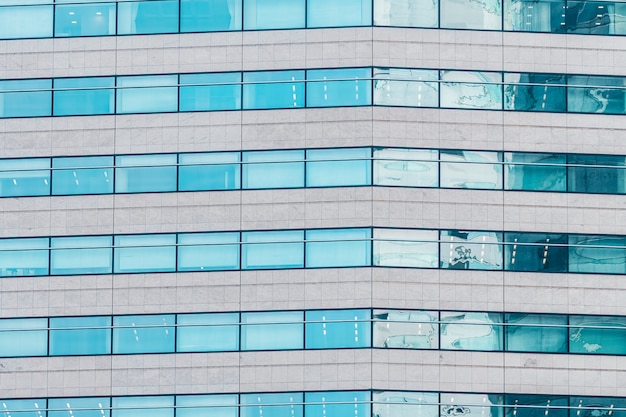 Beau bâtiment extérieur avec des textures de modèle de fenêtre en verre