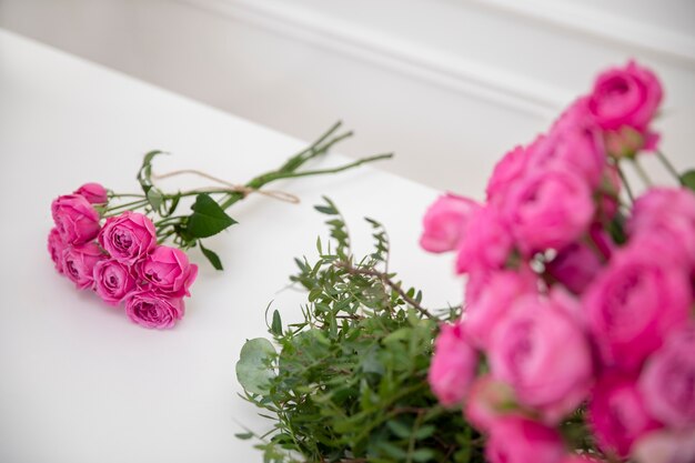 Beau bouquet de fleurs se bouchent