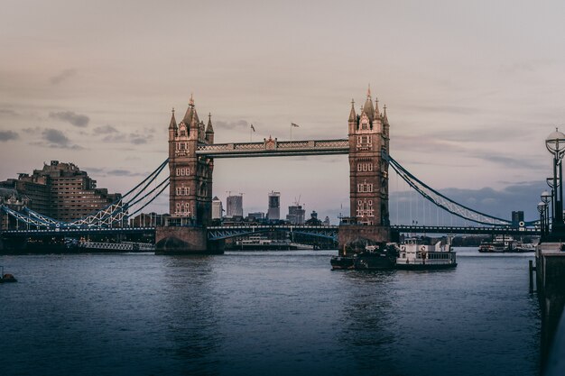 Beau coup de Tower Bridge à Londres