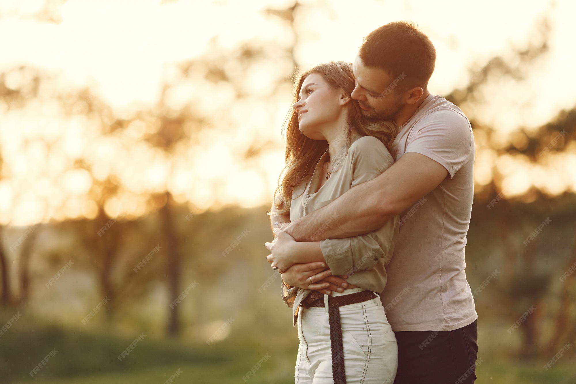 Photos Couple Amoureux 350 000 Photos De Haute Qualite Gratuites