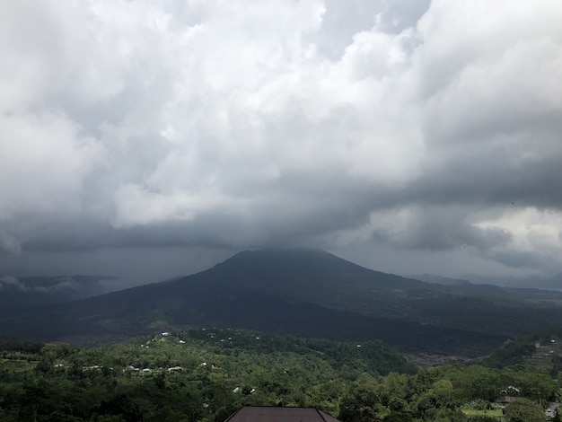 Beau paysage de nuages et de la plage à Bali, Indonésie