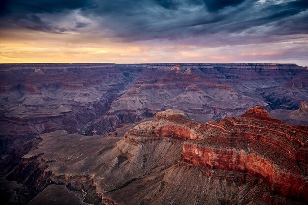 Beau paysage d'un paysage de canyon dans le Parc National du Grand Canyon, Arizona - USA