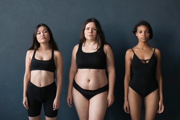 Beau portrait de femmes avec toutes sortes de corps