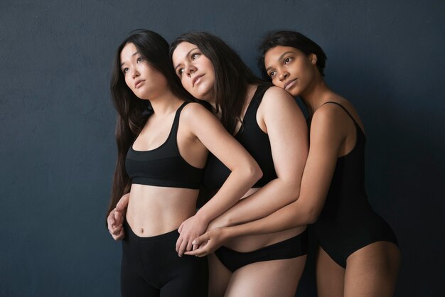 Beau portrait de femmes avec toutes sortes de corps