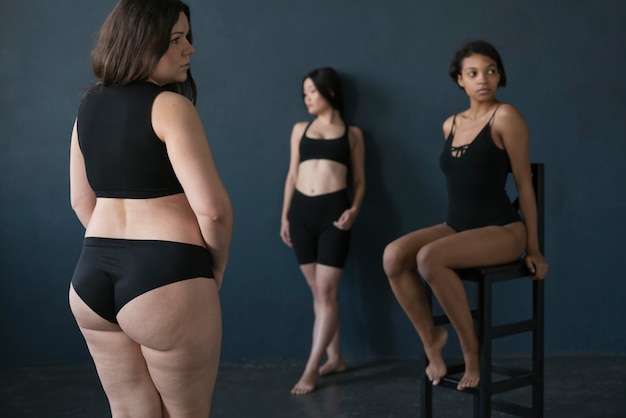 Beau portrait de femmes avec toutes sortes de corps