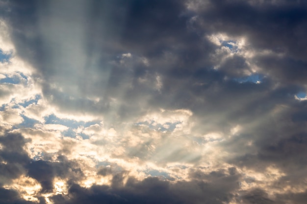 Beau skyscape pendant la journée