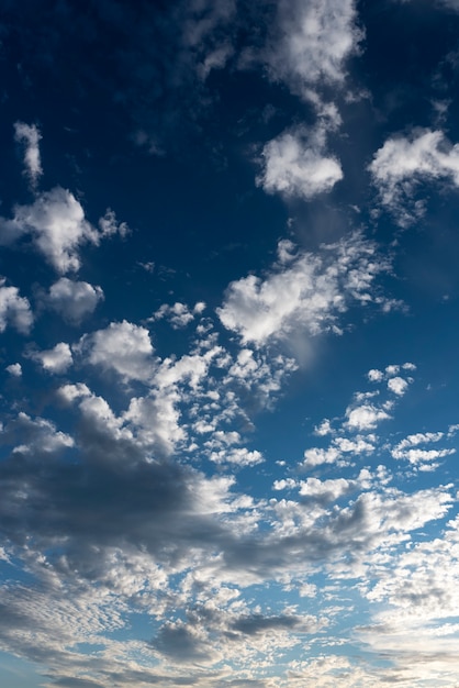 Beau skyscape pendant la journée