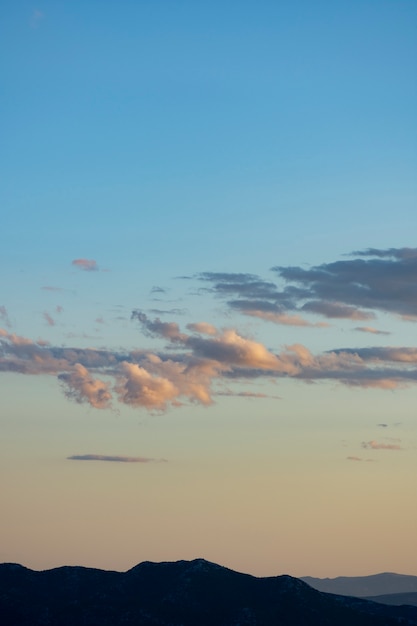 Beau skyscape pendant la journée