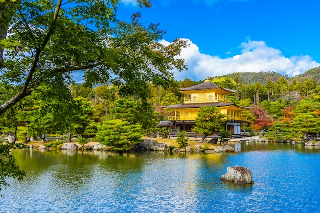 Photo gratuite beau temple kinkakuji avec pavillon doré à kyoto, japon