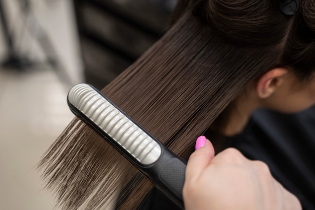 De beaux cheveux traités à la kératine