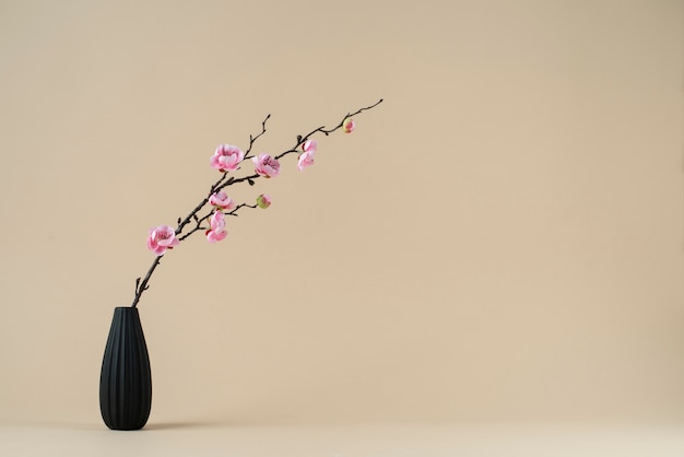 Photo gratuite bel arrangement d'ikebana