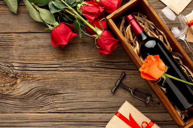 Bel assortiment pour le dîner de la Saint-Valentin avec espace copie