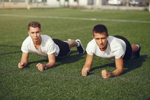 Bel homme, formation, dans, a, parc été