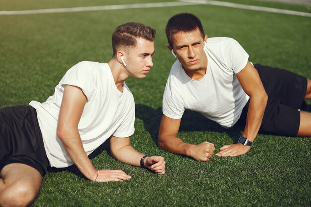 Bel homme, formation, dans, a, parc été