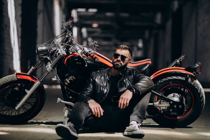Photo gratuit bel homme sexy en moto
