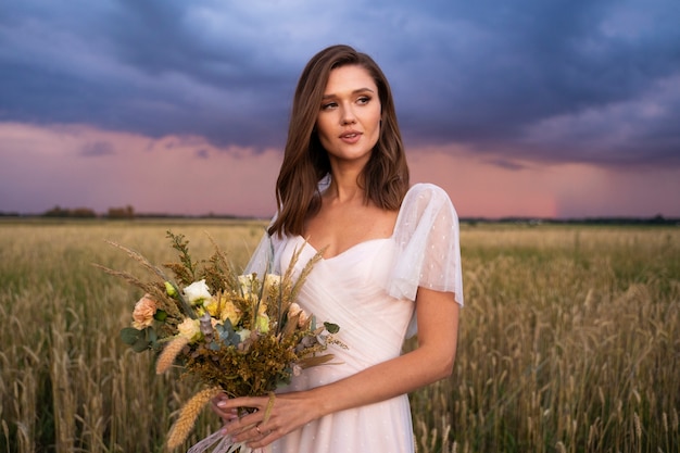 Belle cérémonie de mariage dans la nature