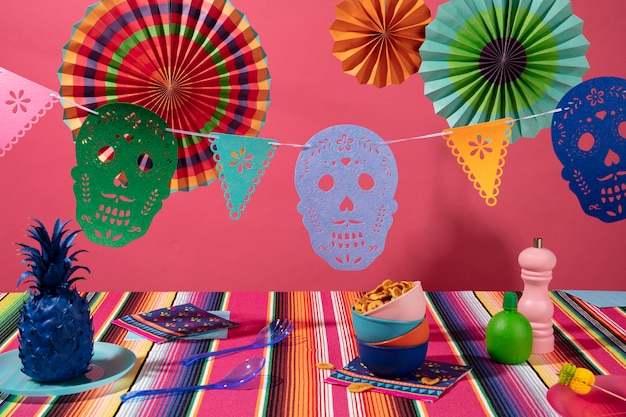 Belle décoration de fête mexicaine avec de la nourriture