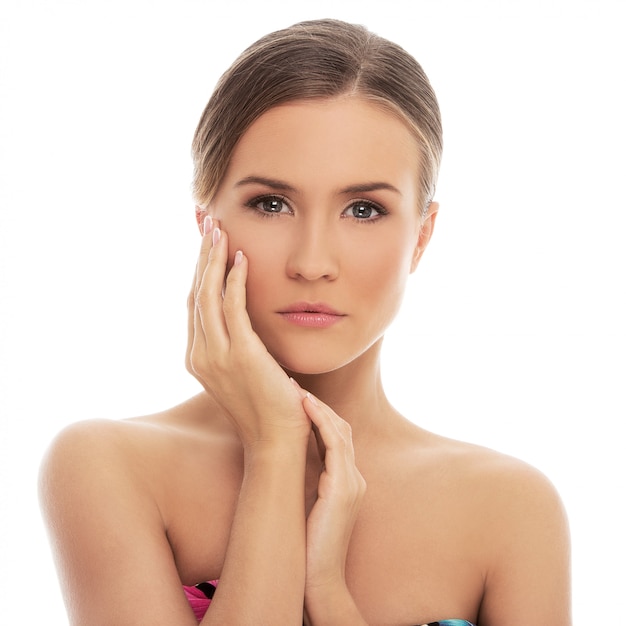 Belle femme avec une peau parfaite