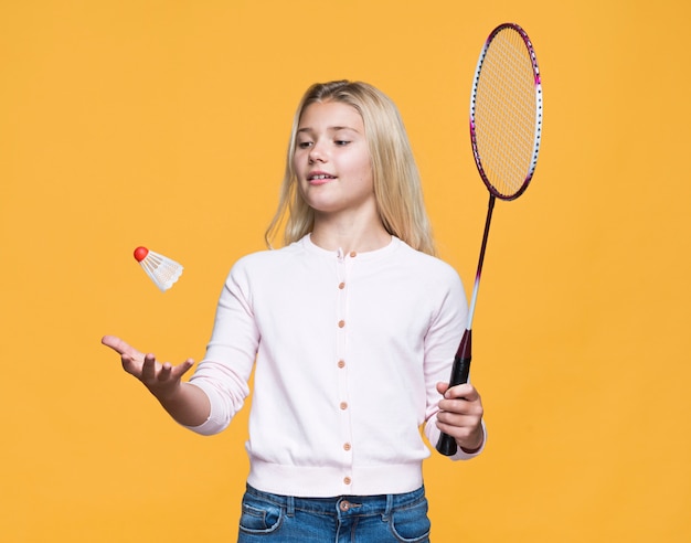 Belle Fille Jouant Au Tennis