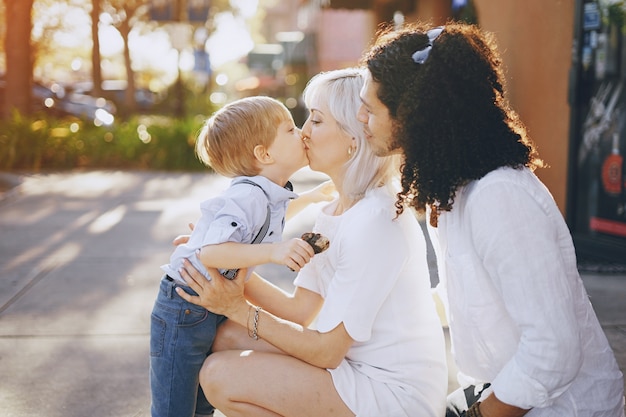 Belle jeune famille