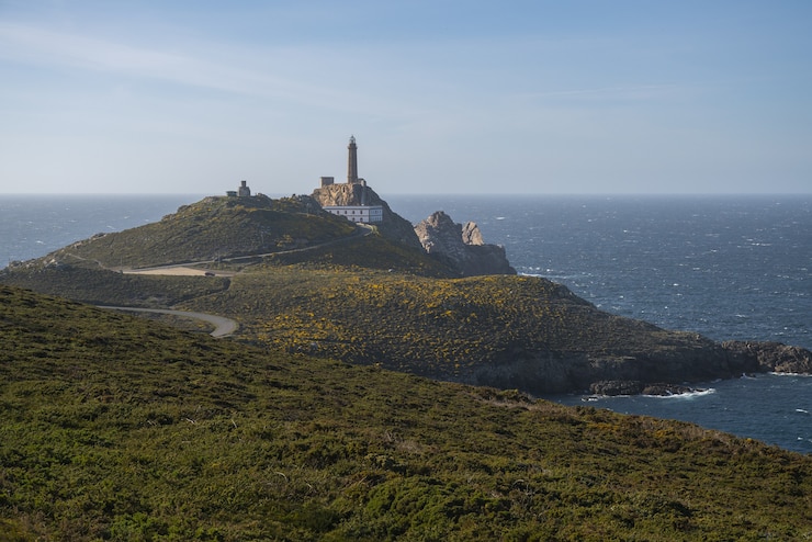 Photo gratuit belle photo d'une péninsule rocheuse près de la mer à cape vilan, galice, espagne