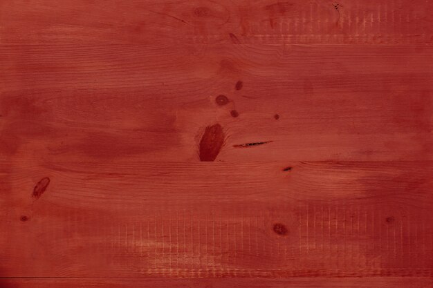 Belle table en bois rouge