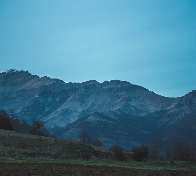 Belles collines et ciel