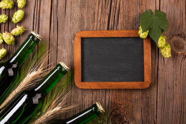 Bière vue de dessus avec tableau