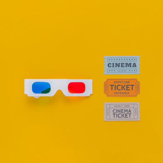 Billets de cinéma et lunettes 3d